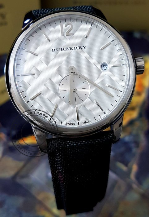 Burberry Burberry BU10008 The Classic Round Men's Watch BU10008 - Angle 2