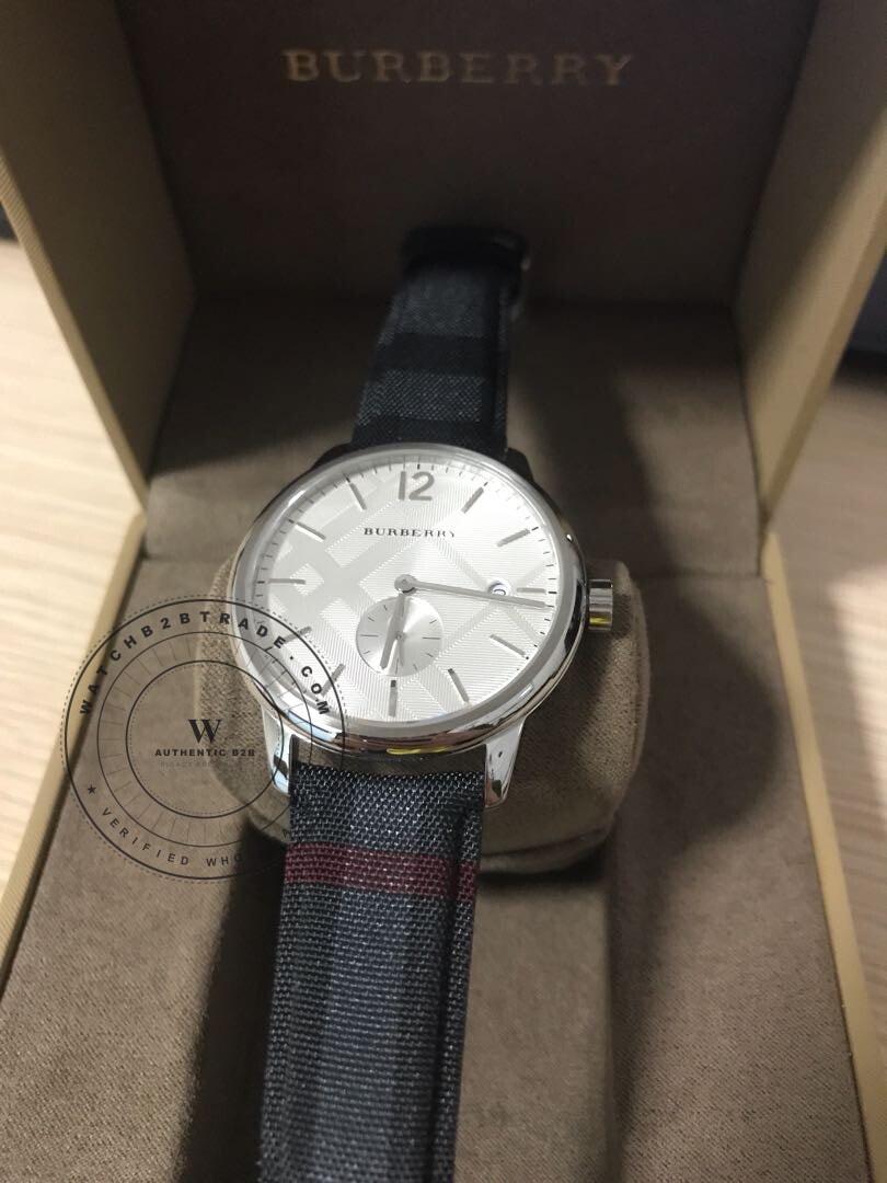 Burberry Burberry BU10008 The Classic Round Men's Watch BU10008 - Angle 4