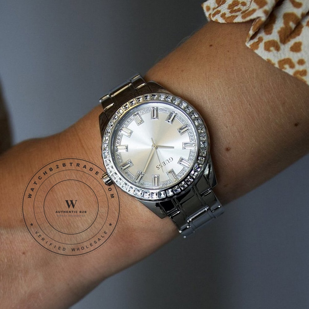 Guess GW0111L1 Sparkler Watch GW0111L1 - Angle 4