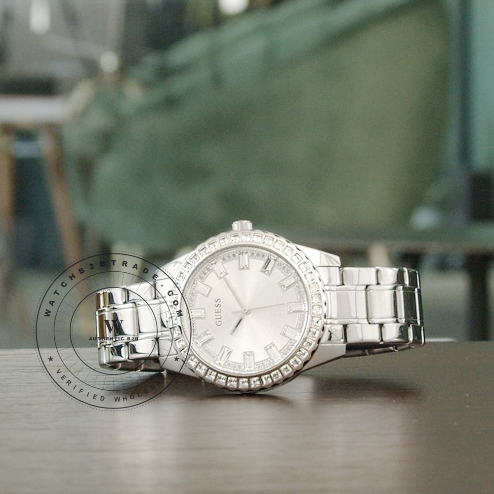 Guess GW0111L1 Sparkler Watch GW0111L1 - Angle 5
