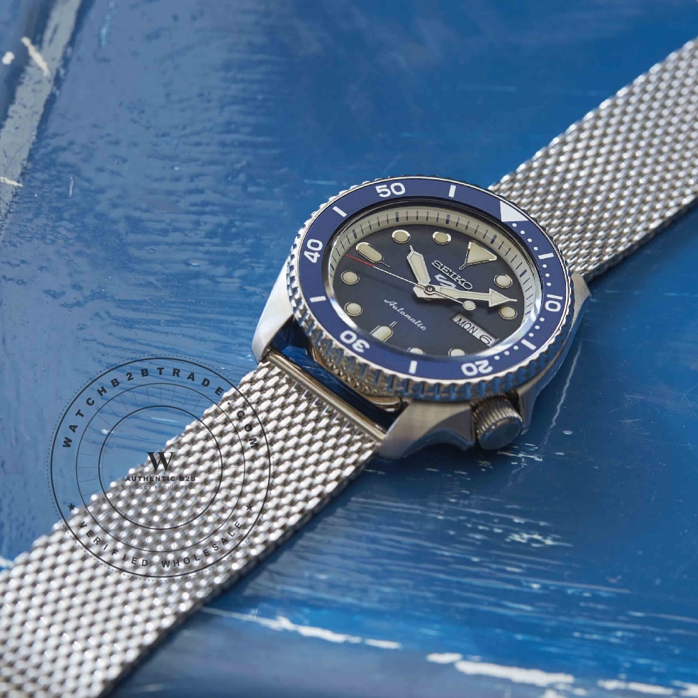 Seiko 5 SRPD71K1 Seiko 5 Sports Watch SRPD71K1 - Angle 4