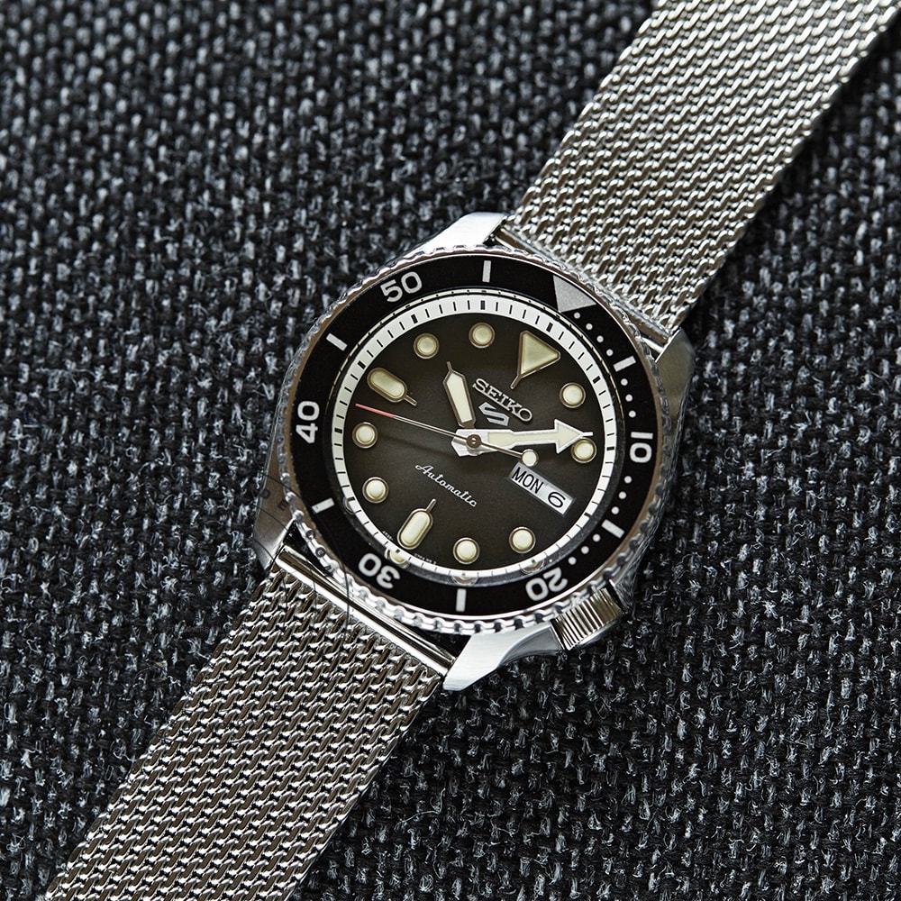 Seiko 5 Sports SRPD73K1 Watch SRPD73K1 - Angle 3