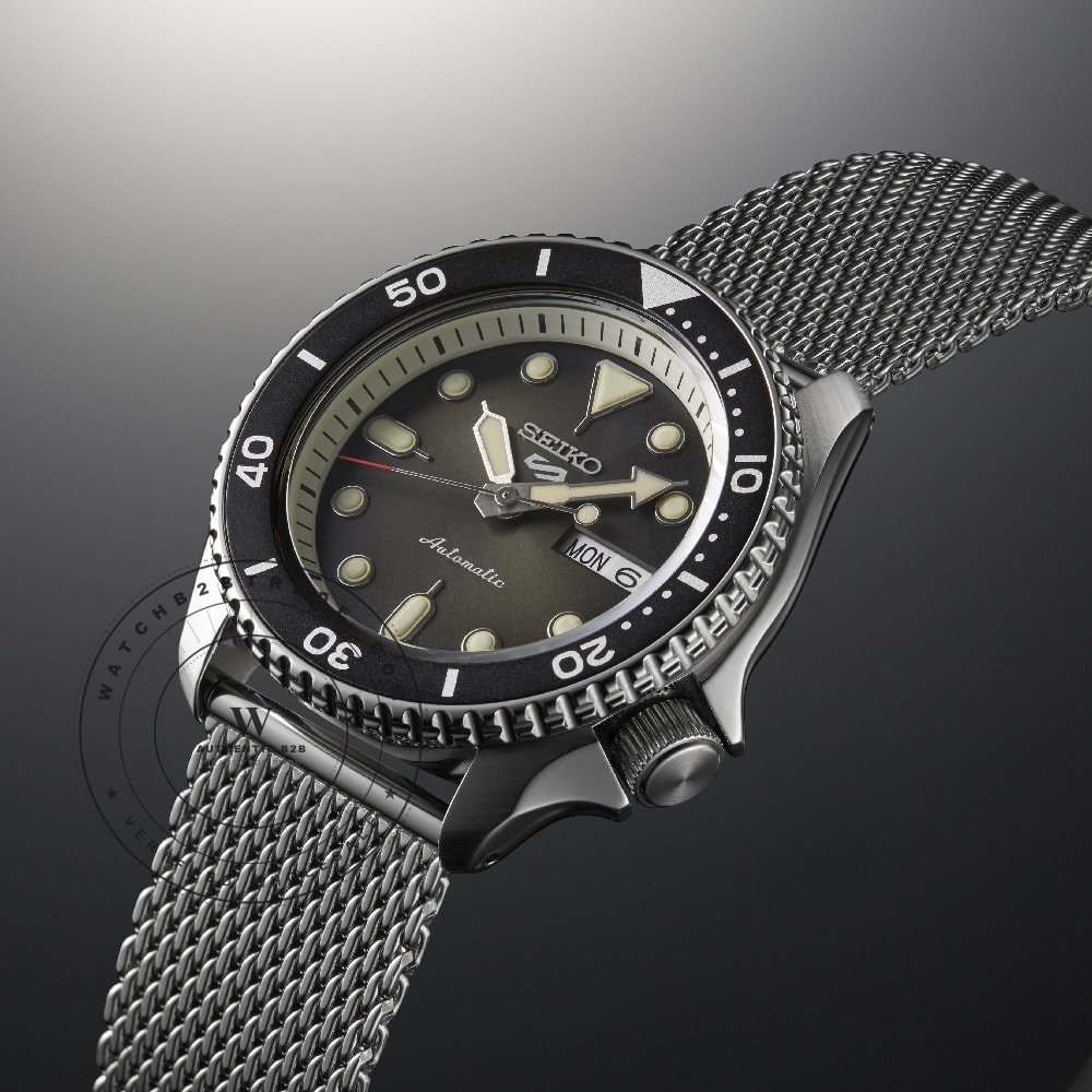 Seiko 5 Sports SRPD73K1 Watch SRPD73K1 - Angle 4