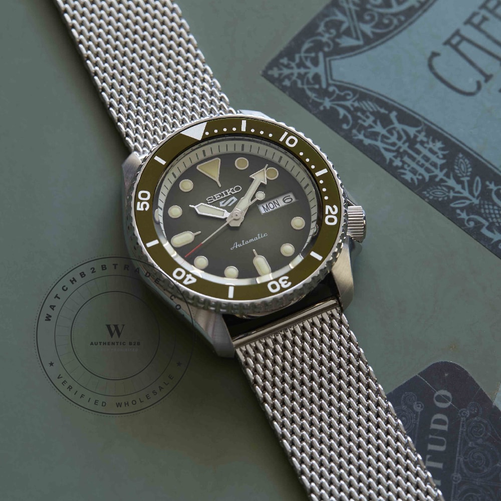 Seiko 5 Sports SRPD75K1 Watch SRPD75K1 - Angle 3