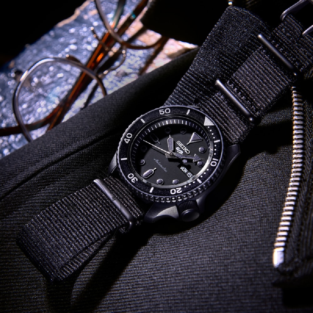 Seiko 5 Sports SRPD79K1 Watch SRPD79K1 - Angle 5