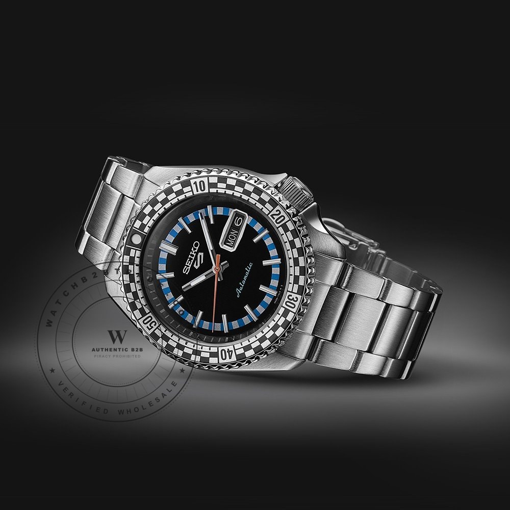 Seiko 5 Sports SRPK67K1 Seiko 5 Sports ‘Checkered Flag’ Watch SRPK67K1 - Angle 3