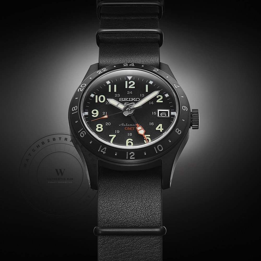Seiko 5 Sports SSK025K1 Seiko 5 Sports Field Watch SSK025K1 - Angle 4