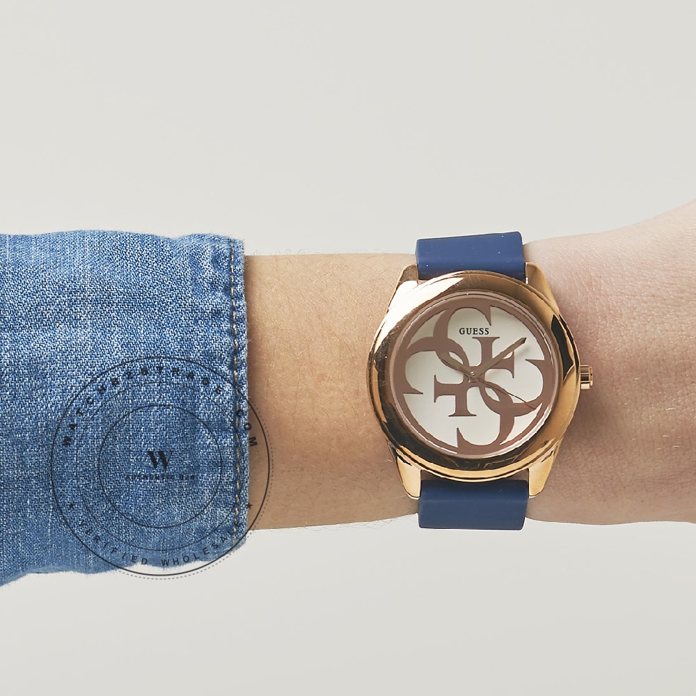Guess Trend W0911L6 G Twist Watch W0911L6 - Angle 4