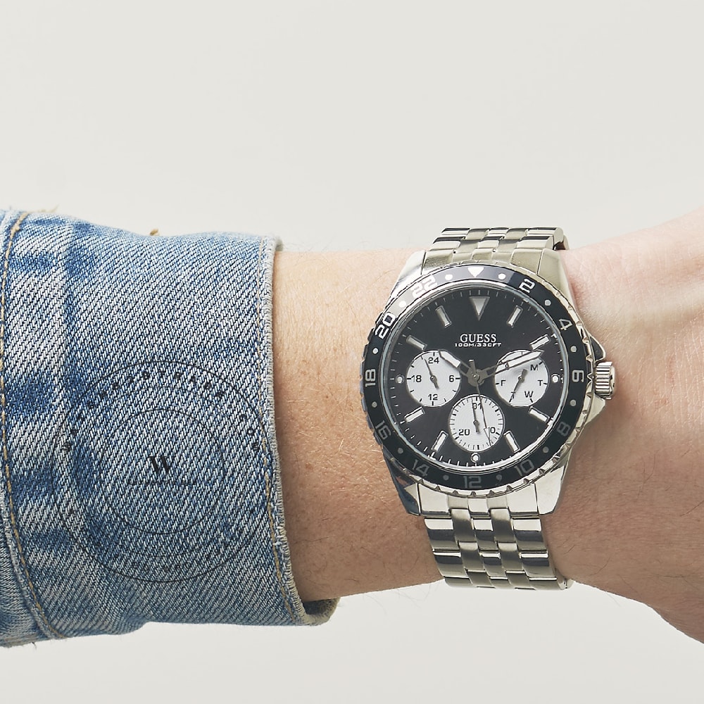 Guess W1107G1 Odyssey Watch W1107G1 - Angle 4